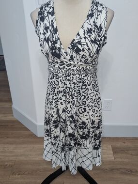 Karen Kane Black & White Mixed Print V-Neck Midi Dress